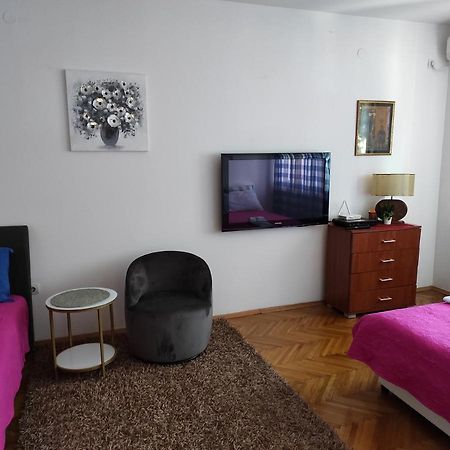 Stan U Centru Leilighet Podgorica Eksteriør bilde