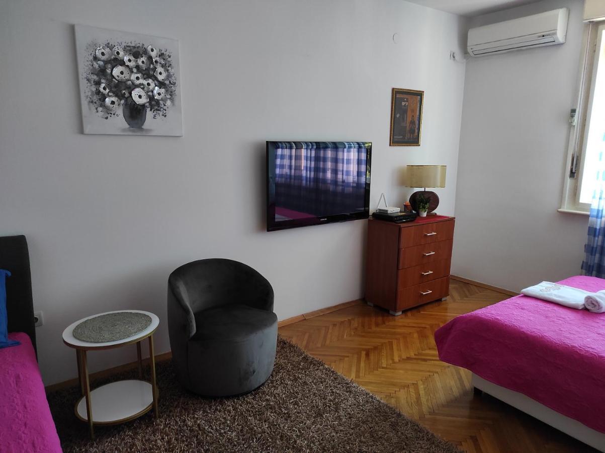 Stan U Centru Leilighet Podgorica Eksteriør bilde
